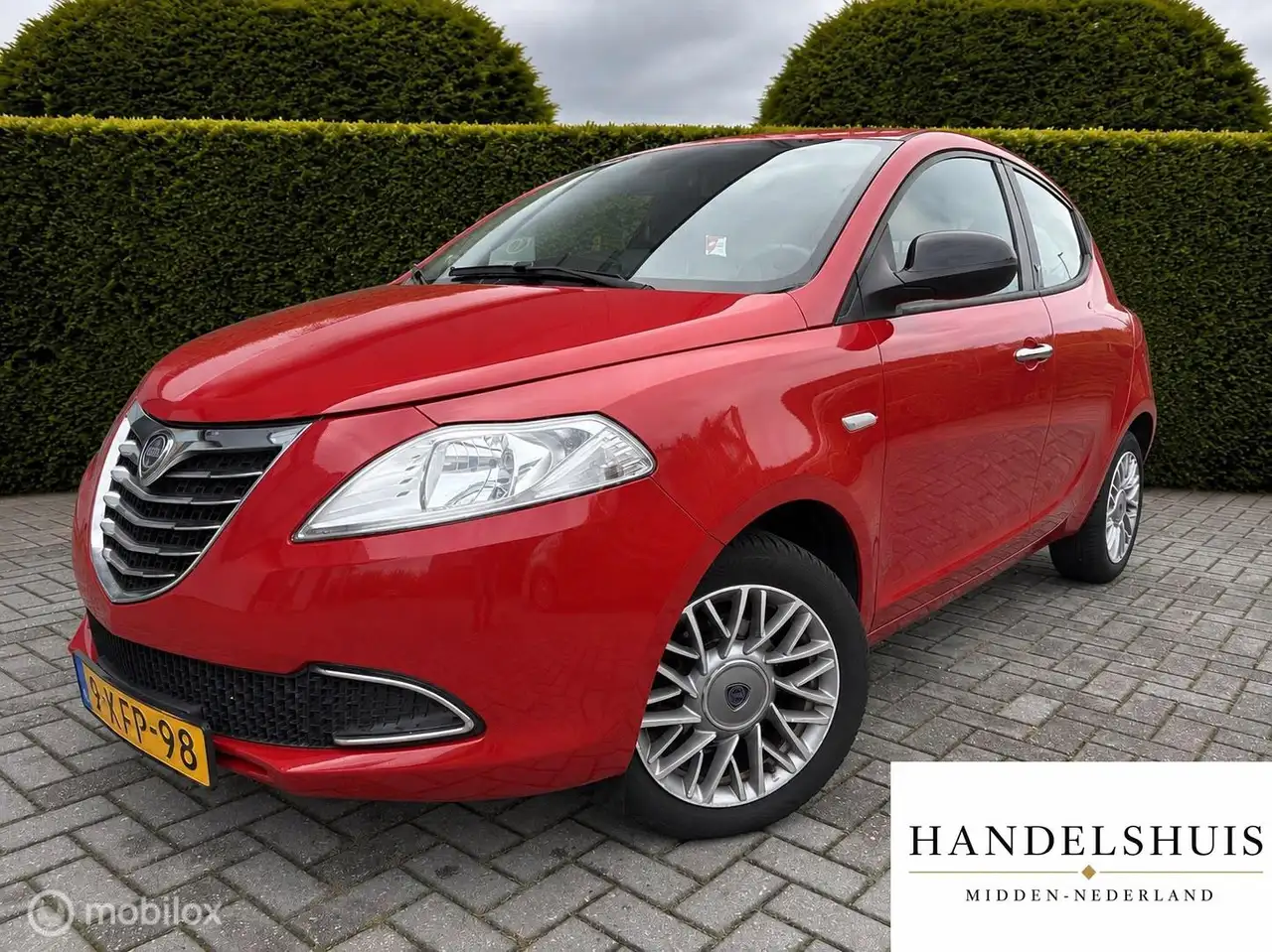 Lancia Ypsilon 0.9 Airco Velgen Elektrisch Pakket Bluetooth — photo 1 of 13