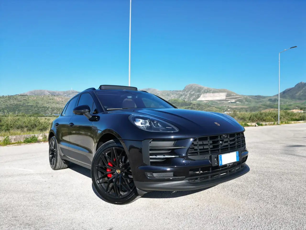 Porsche Macan 2.0 245cv pdk — photo 1 of 10