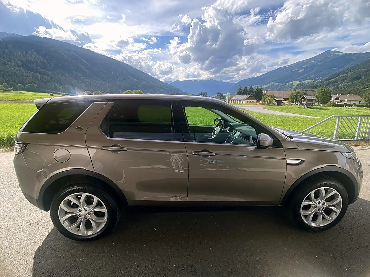 2015 Land Rover Discovery Sport 2,2 SD4 4WD HSE Aut.* VOLL* 7-Sitzer* AHK* GARA..., photograph 6