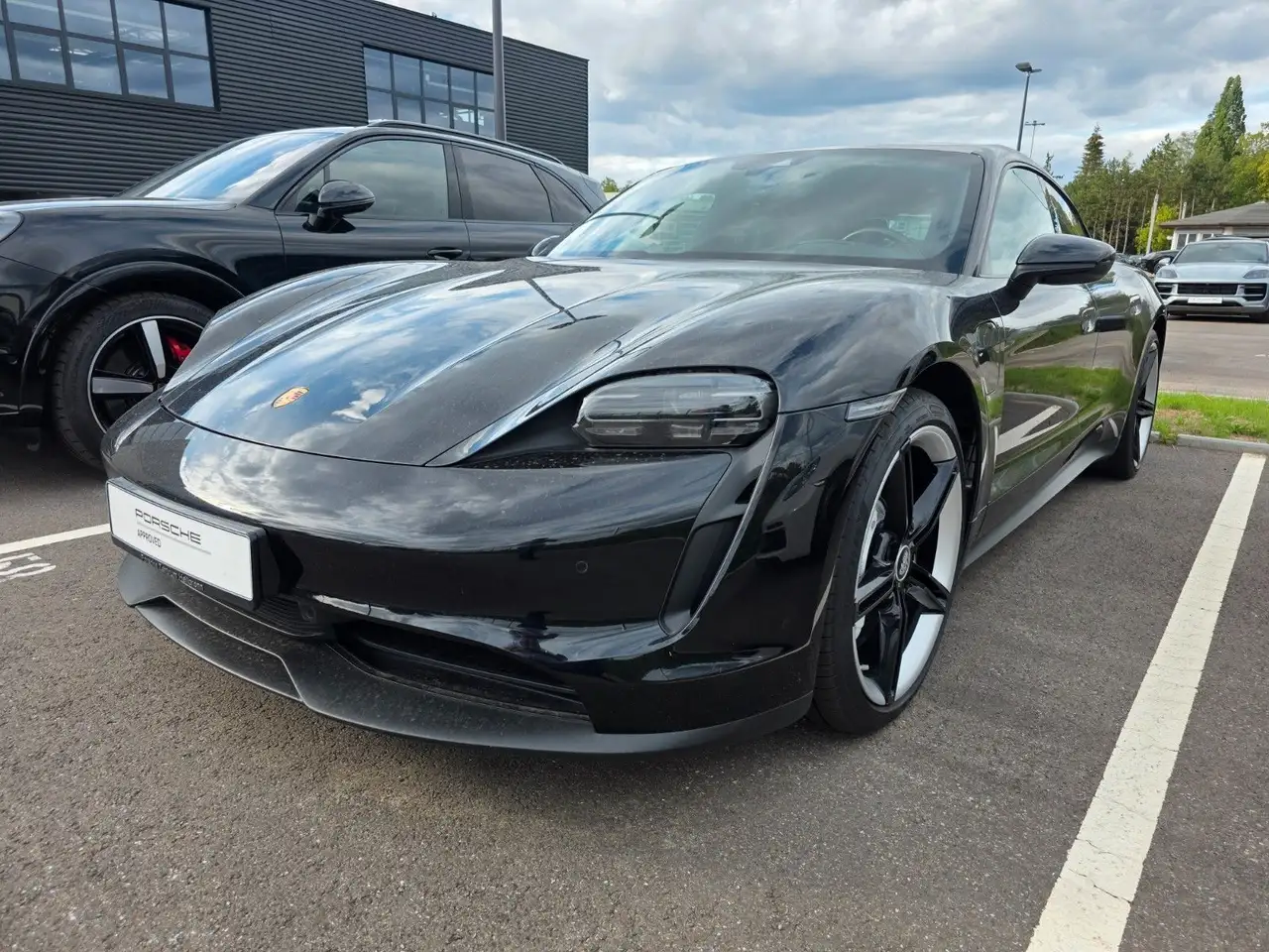 Porsche Taycan Bose/HuD/PASM/PSCB — photo 1 of 17