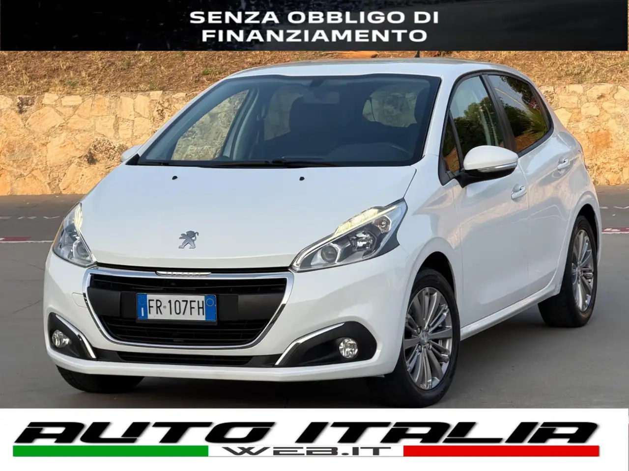 Peugeot 208 82CV ALLURE DISTRIBUZIONE APPENA FATTA — photo 1 of 15