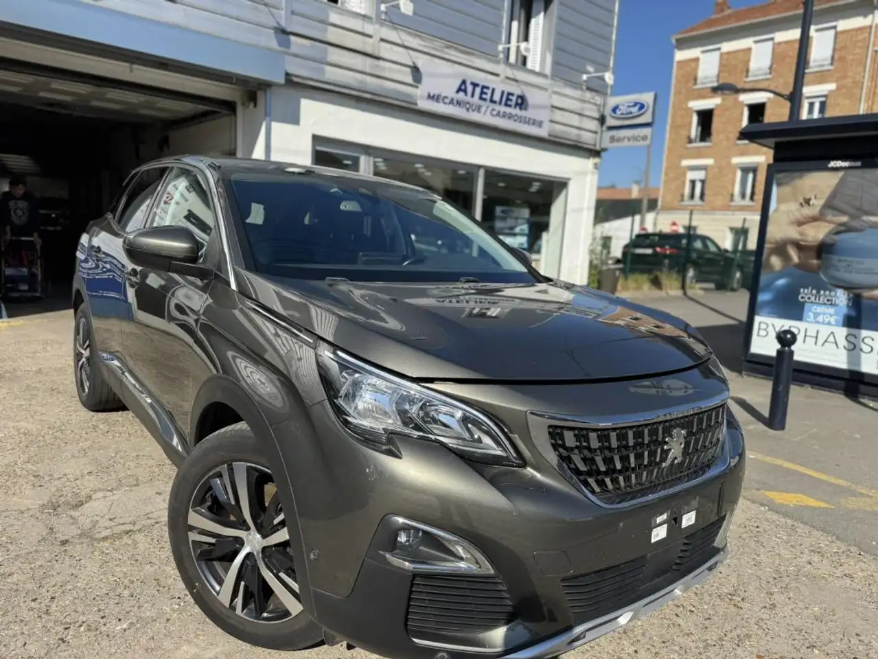 Peugeot 3008 1.2 ALLURE — photo 1 of 10