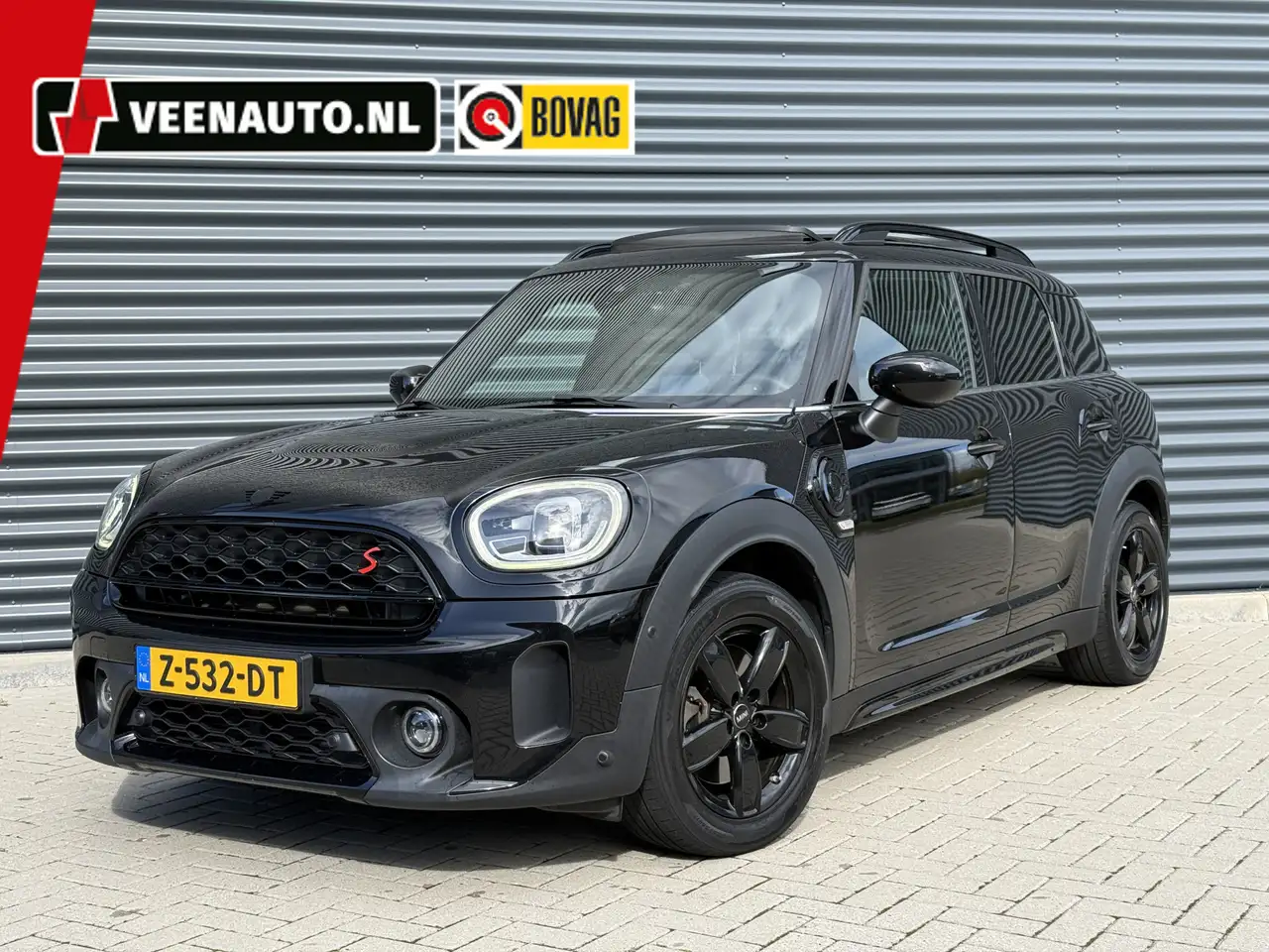 MINI Cooper SE Countryman 1.5 ALL4 YOURS Pano/Leder/Camera/Apple — photo 1 of 40