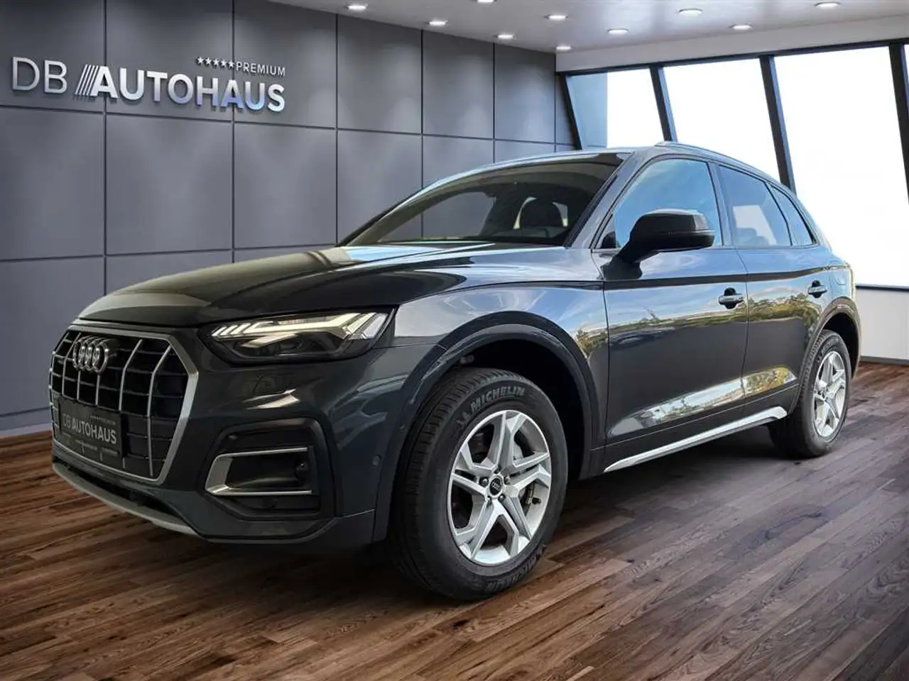 Audi Q5 advanced 50 2.0 TFSI e quattro S-tronic — photo 1 of 25