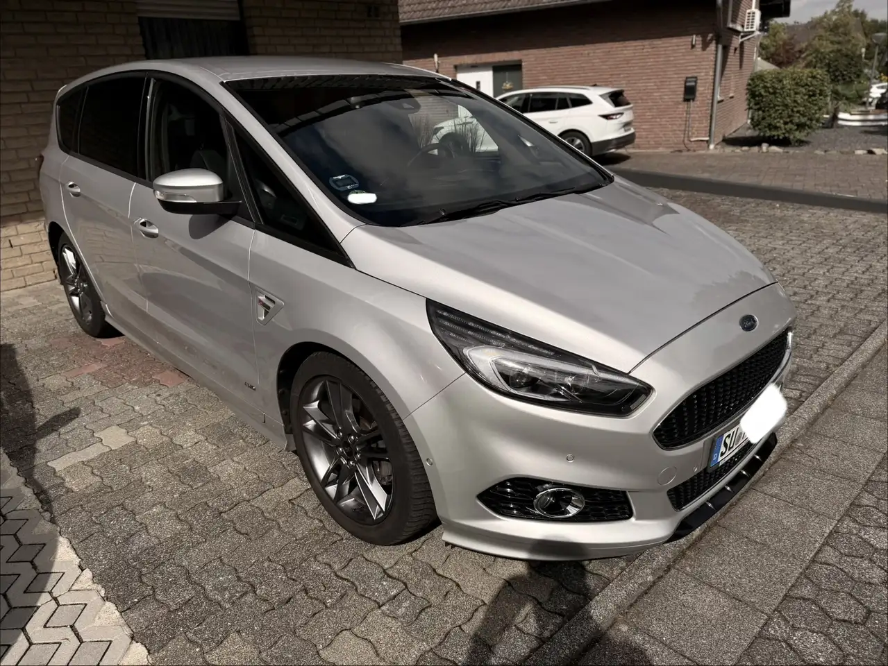 Ford S-Max Ford S‑Max ST-Line AWD — photo 1 of 15