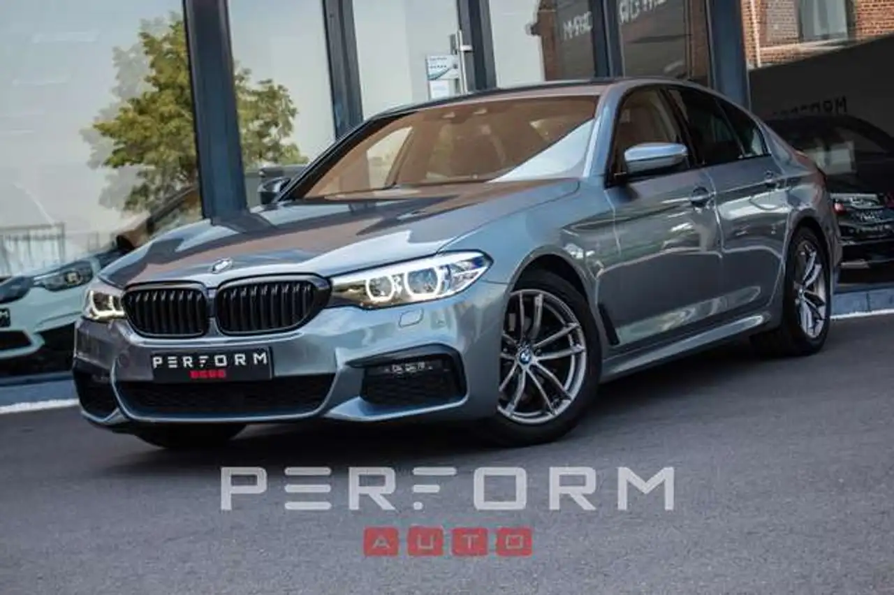 BMW 520 iA*BENZINE*ALCANTARA*M-PACK*NAVI*CRUISE*SHADOW LINE* — photo 1 of 31