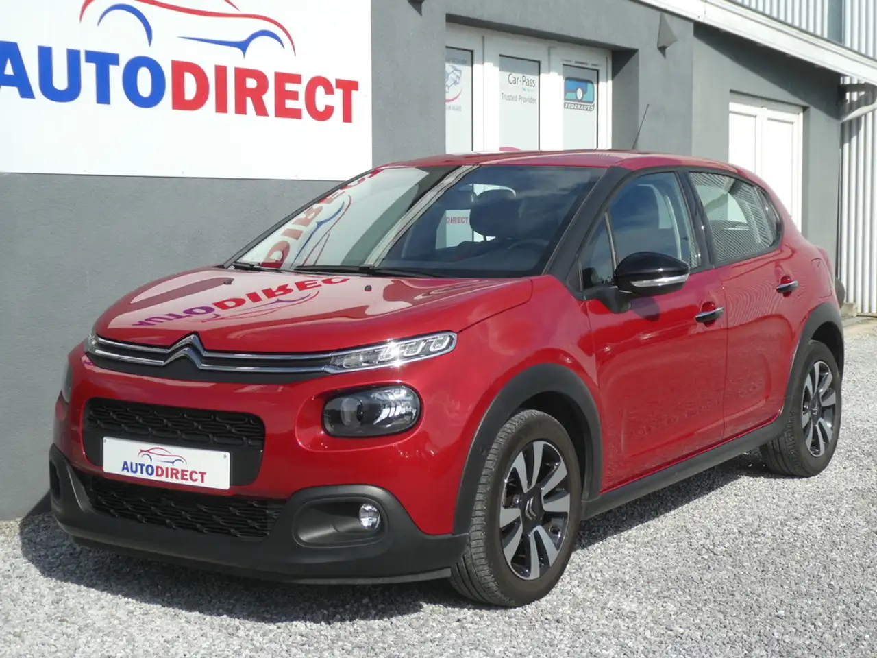 Citroen C3 1.2 Shine AUTOMAAT Navi, Camera, Airco, PDC — photo 1 of 15