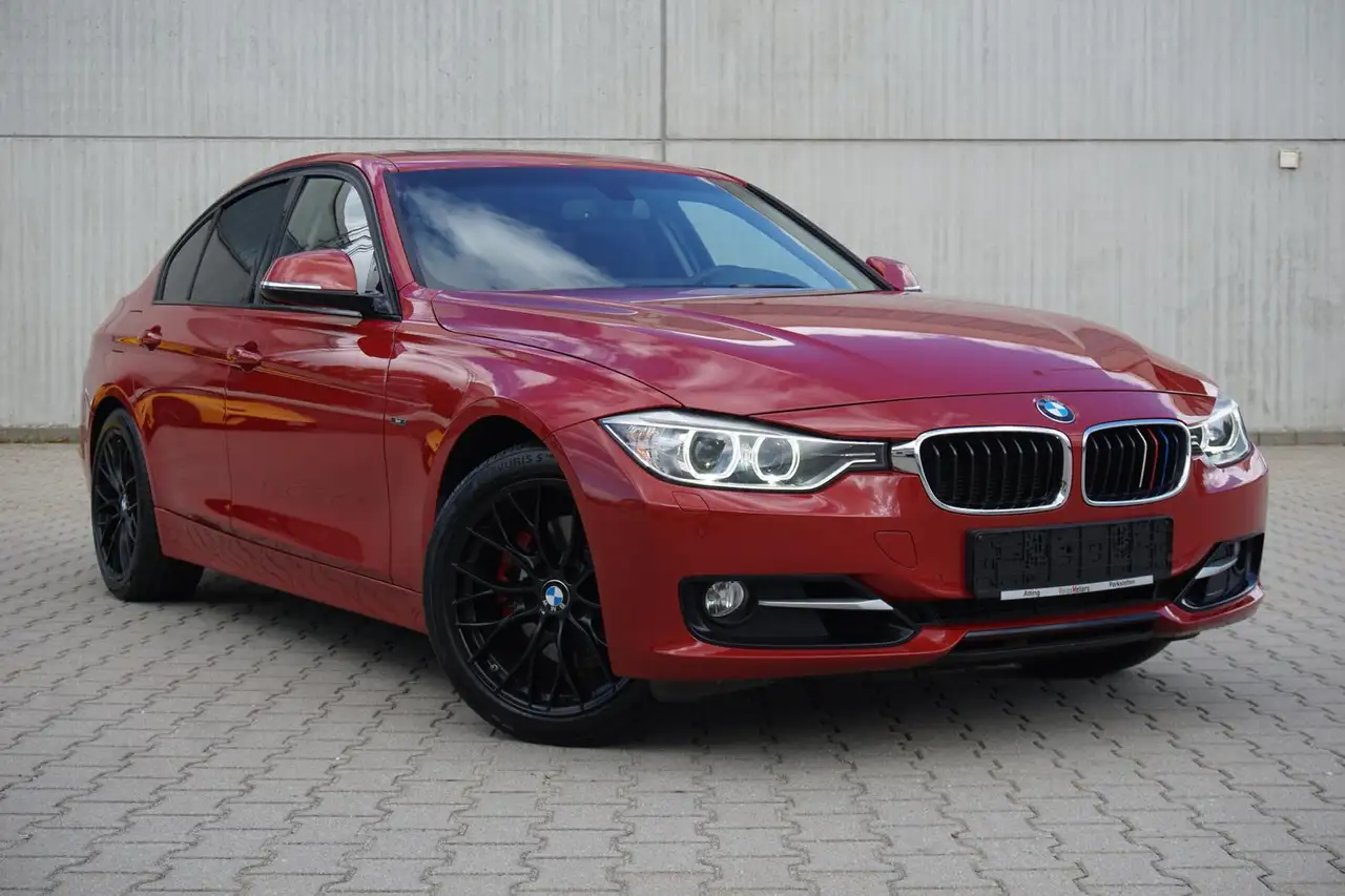 BMW 328 i Limousine Pano Xenon PDC SHZ Freisprech — photo 1 of 20