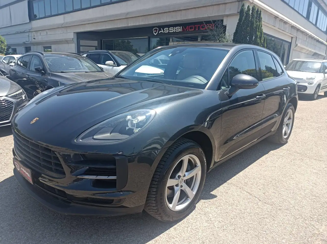 Porsche Macan 2.0 245cv PDK — photo 1 of 38
