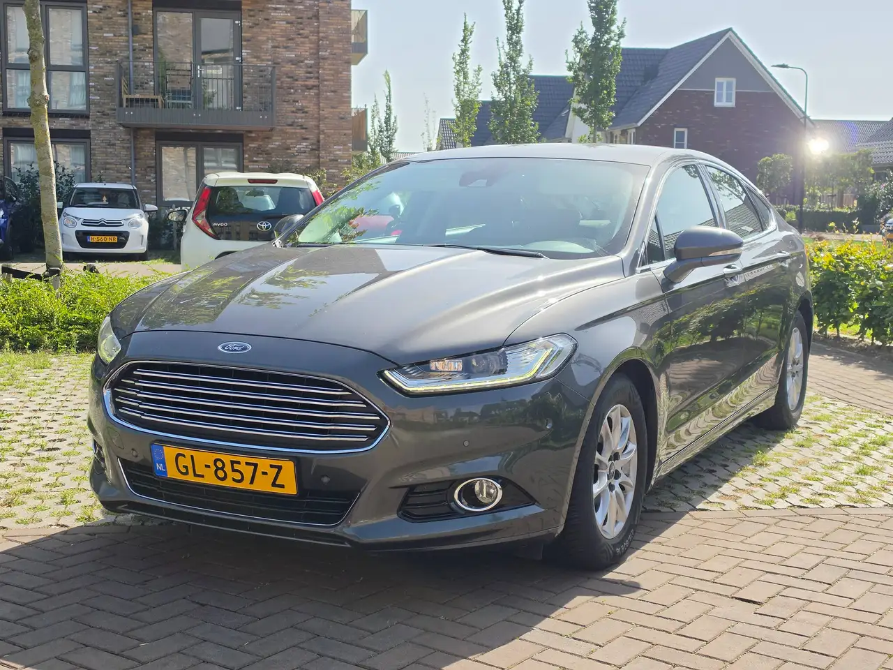 Ford Mondeo Mondeo 1.5 Titanium — photo 1 of 40