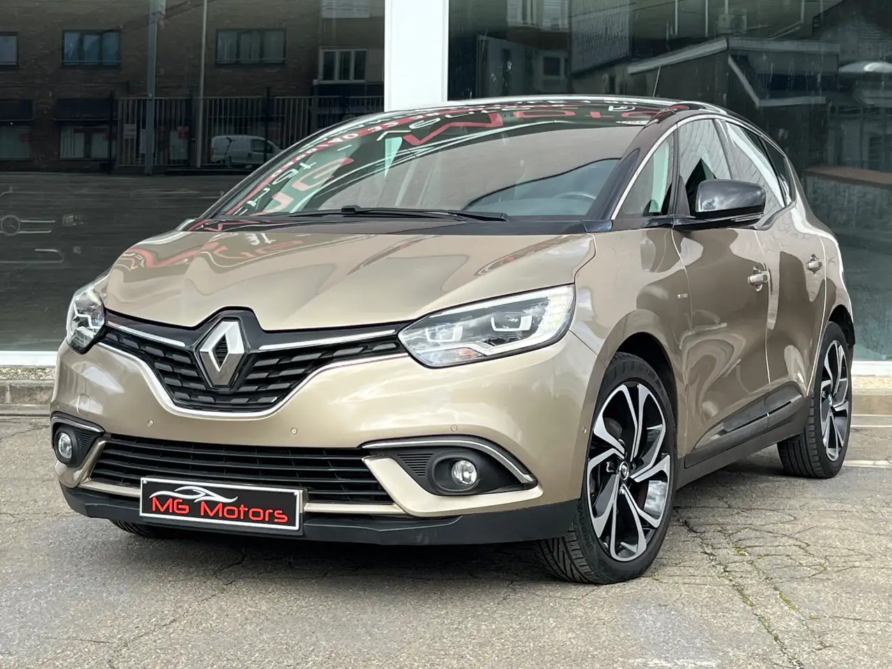 Renault Scenic 1.5 dCi Energy Bose Edition EDC NAVI XENON JA 20" — photo 1 of 15