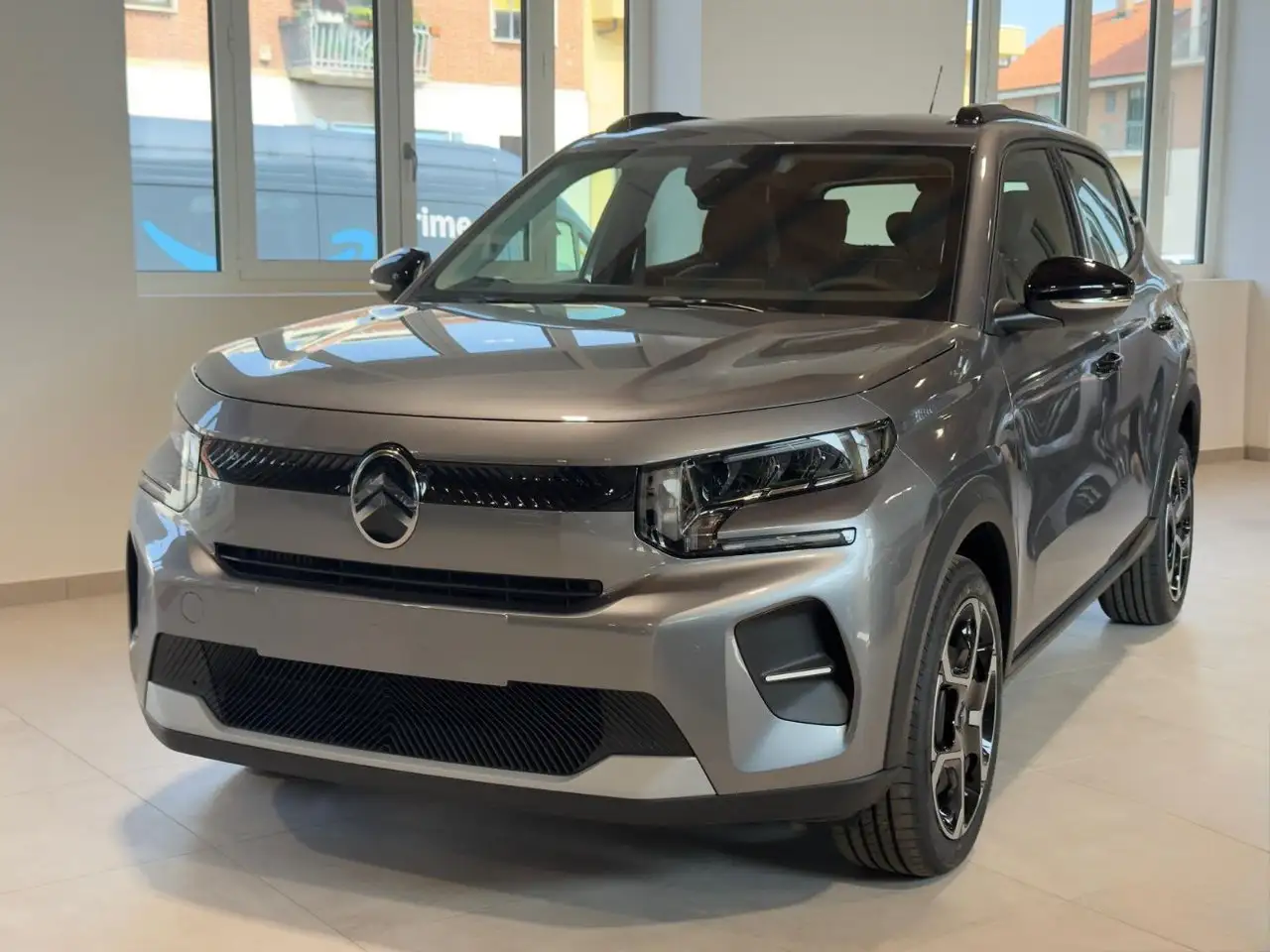 Citroen C3 1.2 puretech turbo Plus 100cv s&s — photo 1 of 11