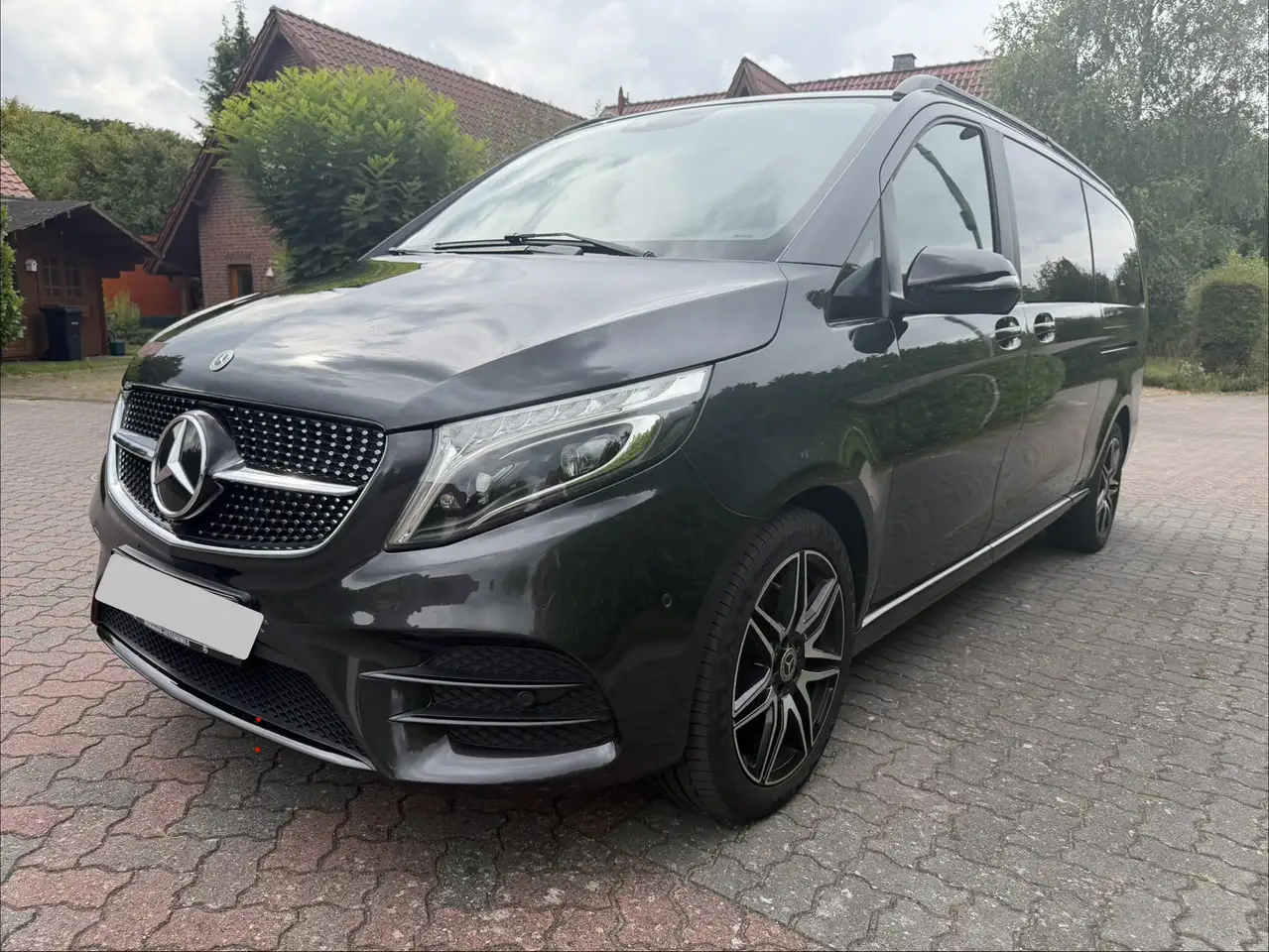 Mercedes-Benz V 250 d V-Klasse EDITION Extralang AMGLine Garantie MBUX — photo 1 of 14