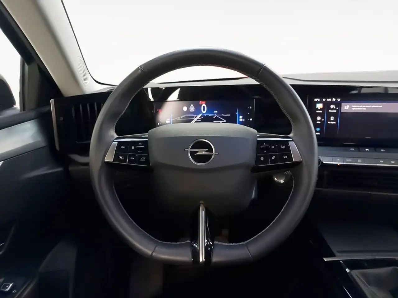 2023 Opel Astra 1.2T XHT S/S Edition 130, photograph 10