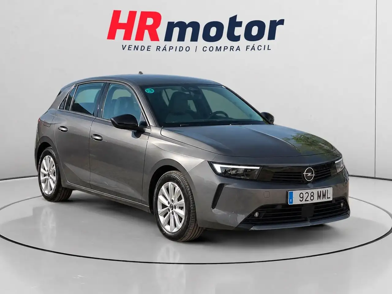 Opel Astra 1.2T XHT S/S Edition 130 — photo 1 of 15