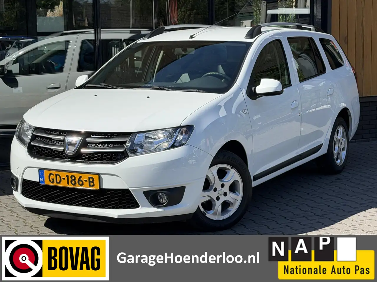 Dacia Logan MCV 0.9 TCe Navigatie, Cruise control, Trekhaak Nw — photo 1 of 27