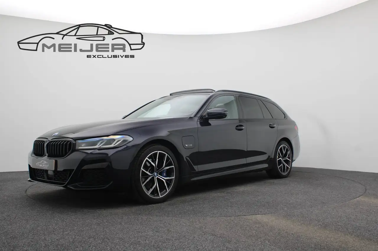 BMW 530 530e X-Drive, High Exe, M-Pakket, Pano, HUD, Individual leer, In Nieuwstaat!!! — photo 1 of 15