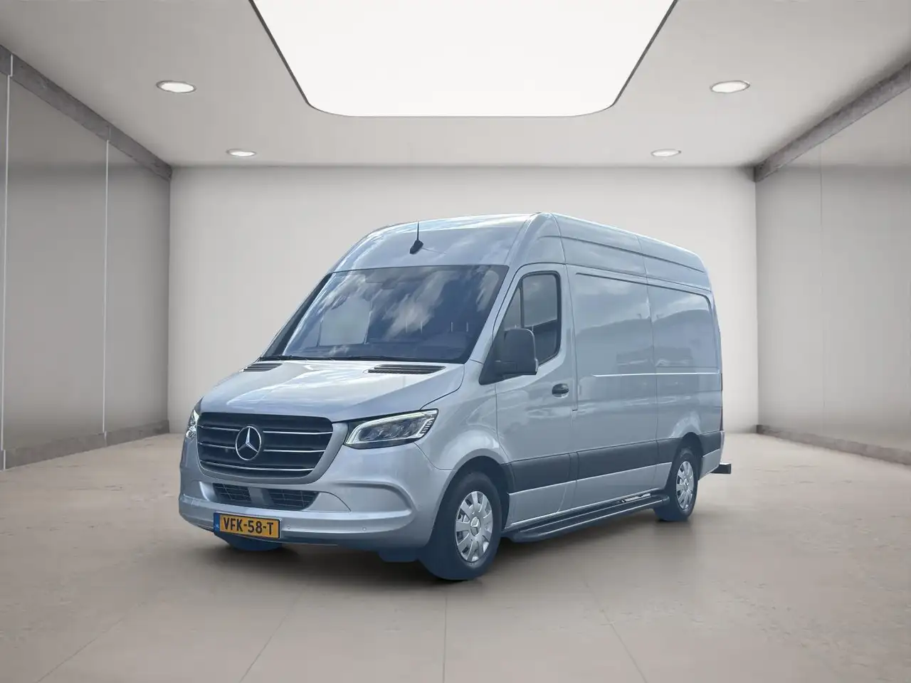 Mercedes-Benz Sprinter 319 V6 3.0CDI L2H2 | LED, 3.500 kg. Trekhaak — photo 1 of 27