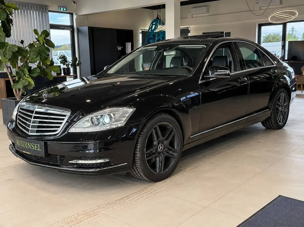 Mercedes-Benz S 350 S 350 BlueTec Nachtsichtassisten+Navi+Kamera+Heckrollo+Schiebedach+Spurhalteassistent — photo 1 of 26