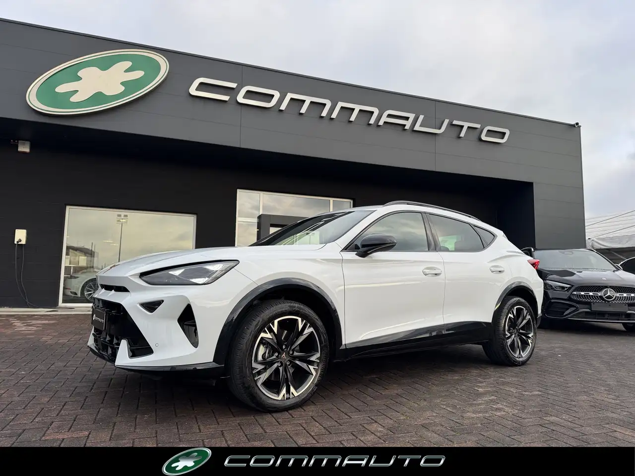 CUPRA Formentor 1.5 Hybrid — photo 1 of 15