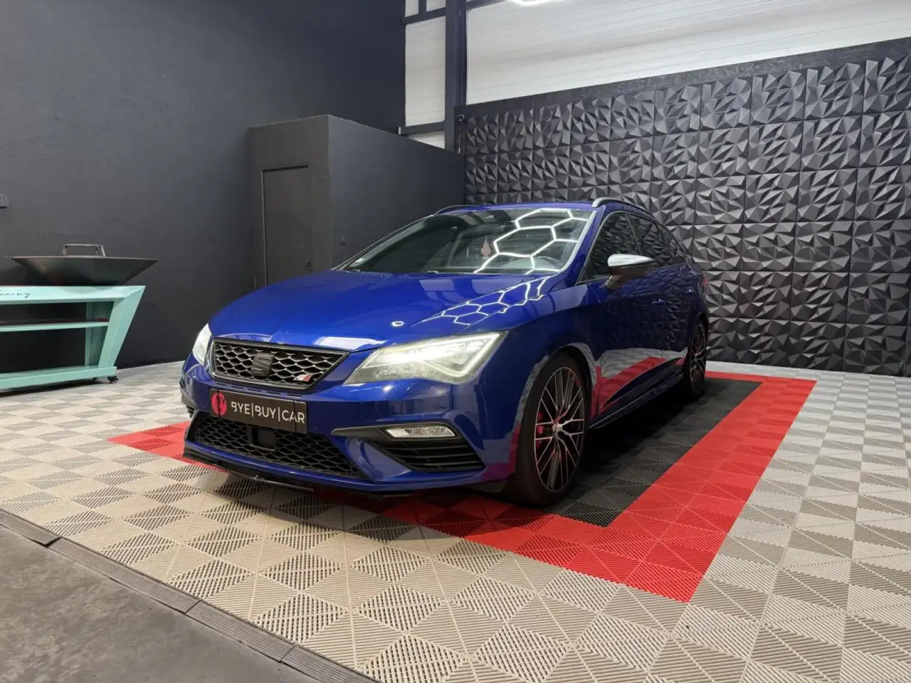 SEAT Leon CUPRA BREAK 2.0l 300 CH DSG 6 4DRIVE TOIT OUVRANT SIEGES TOP SPORT GTIE 12 MOIS — photo 1 of 40