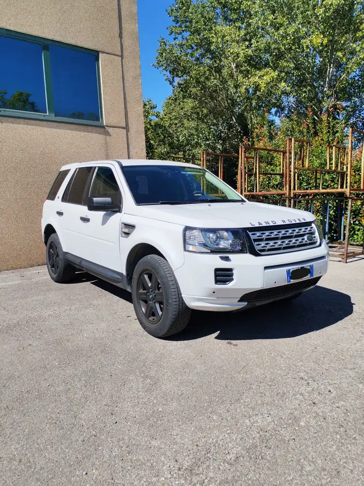 Land Rover Freelander 2.2 sd4 HSE 4wd 190cv auto — photo 1 of 10