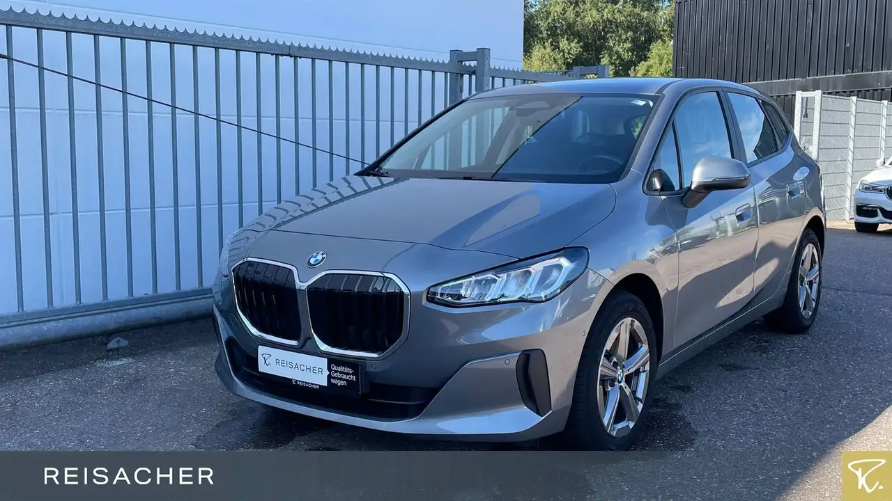 BMW 218 i A Active Tourer — photo 1 of 15