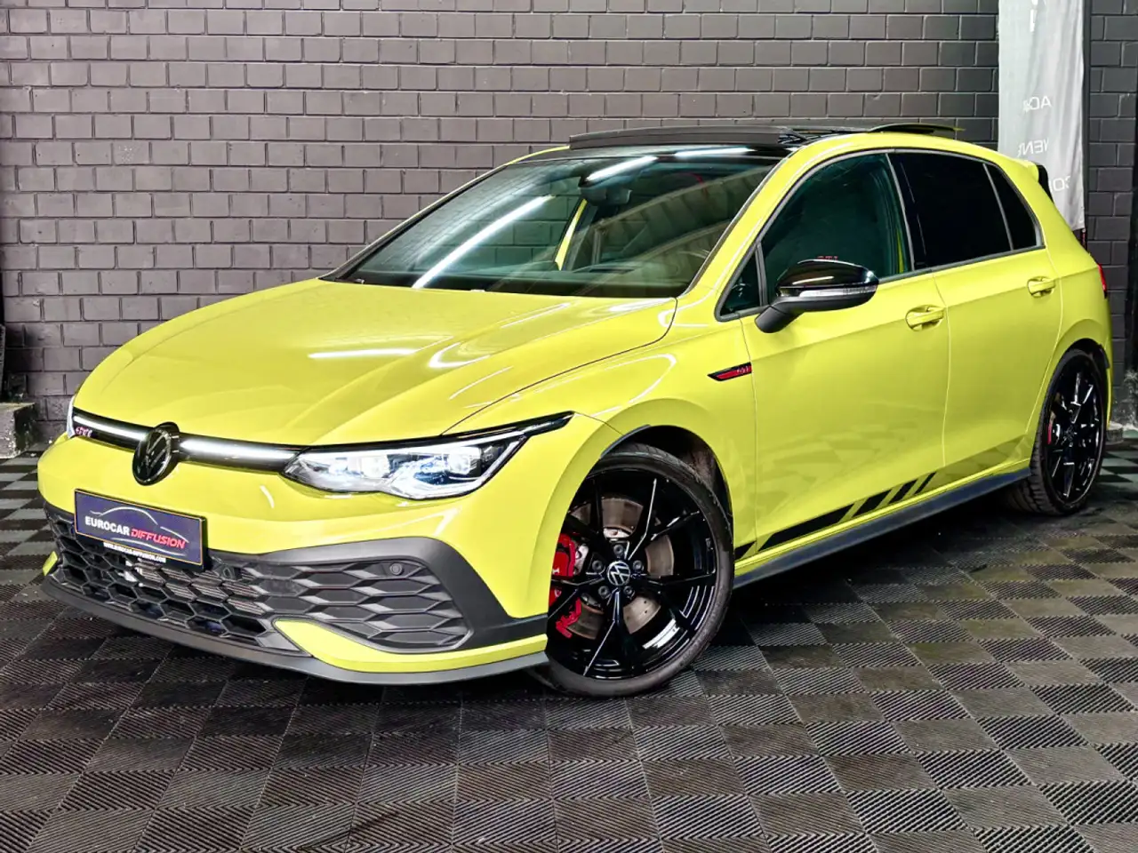 Volkswagen Golf GTI Clubsport 2.0 TSI 300 CV DSG7 * DCC *PANO*MATRIX* — photo 1 of 23