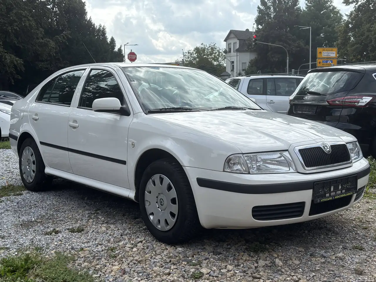 Skoda Octavia Tour | 1. Hand | HU 09/28 — photo 1 of 21