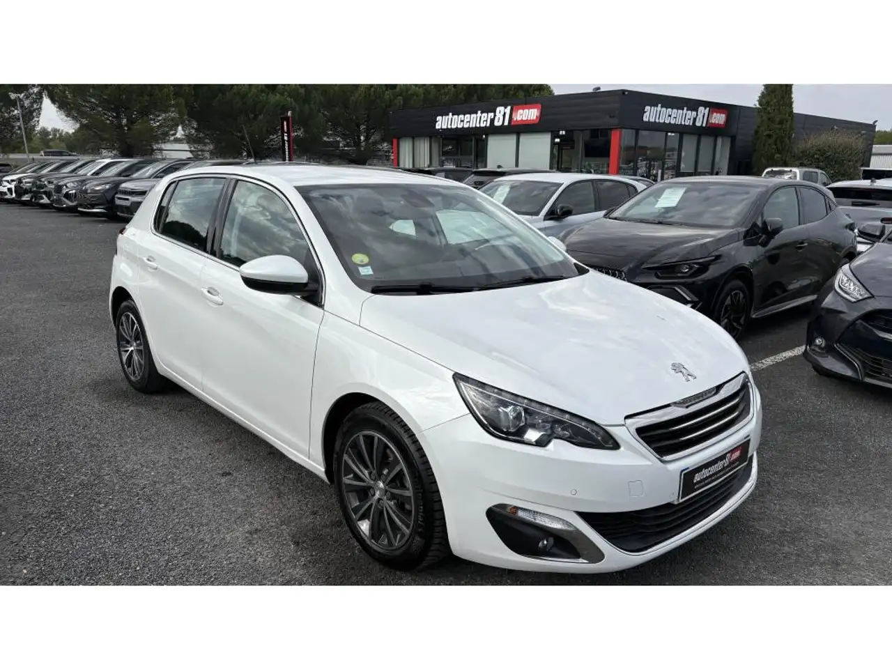 Peugeot 308 1.6 BlueHDi 120 EAT6 Allure +CAMERA+JA 17 — photo 1 of 27