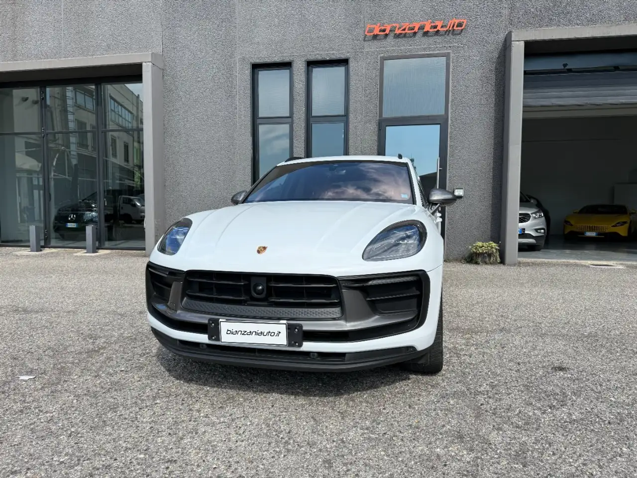 Porsche Macan 2.0 T 265cv pdk — photo 1 of 15