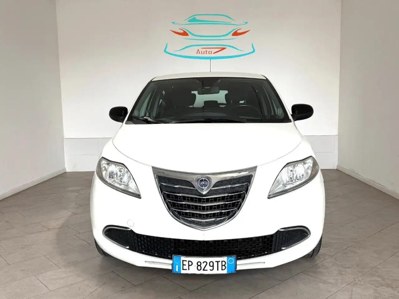 Lancia Ypsilon 1.2 69 CV 5 porte GPL Ecochic Gold — photo 1 of 15
