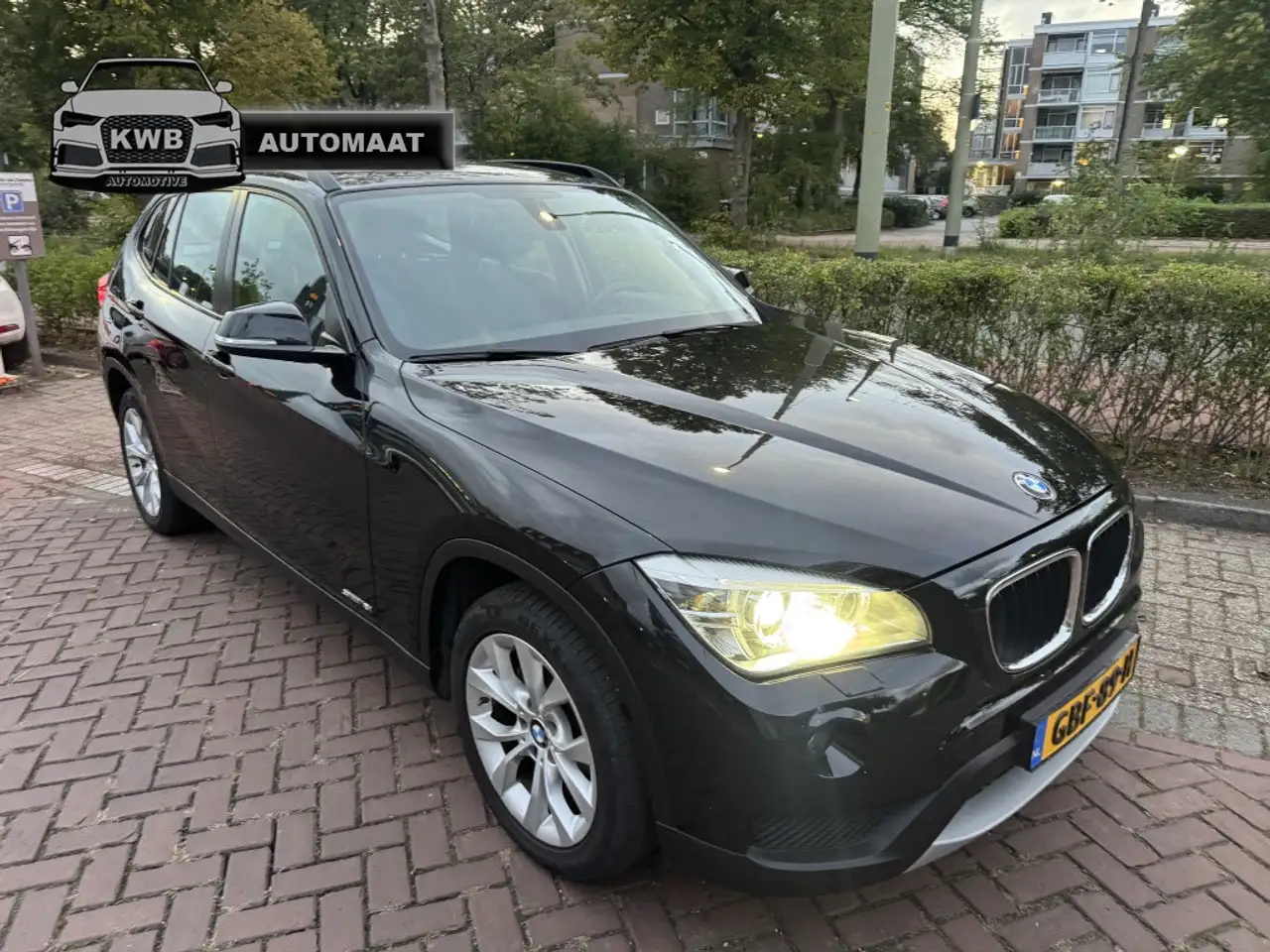 BMW X1 sDrive18i Exec Automaat Trekhaak NW Ketting — photo 1 of 17