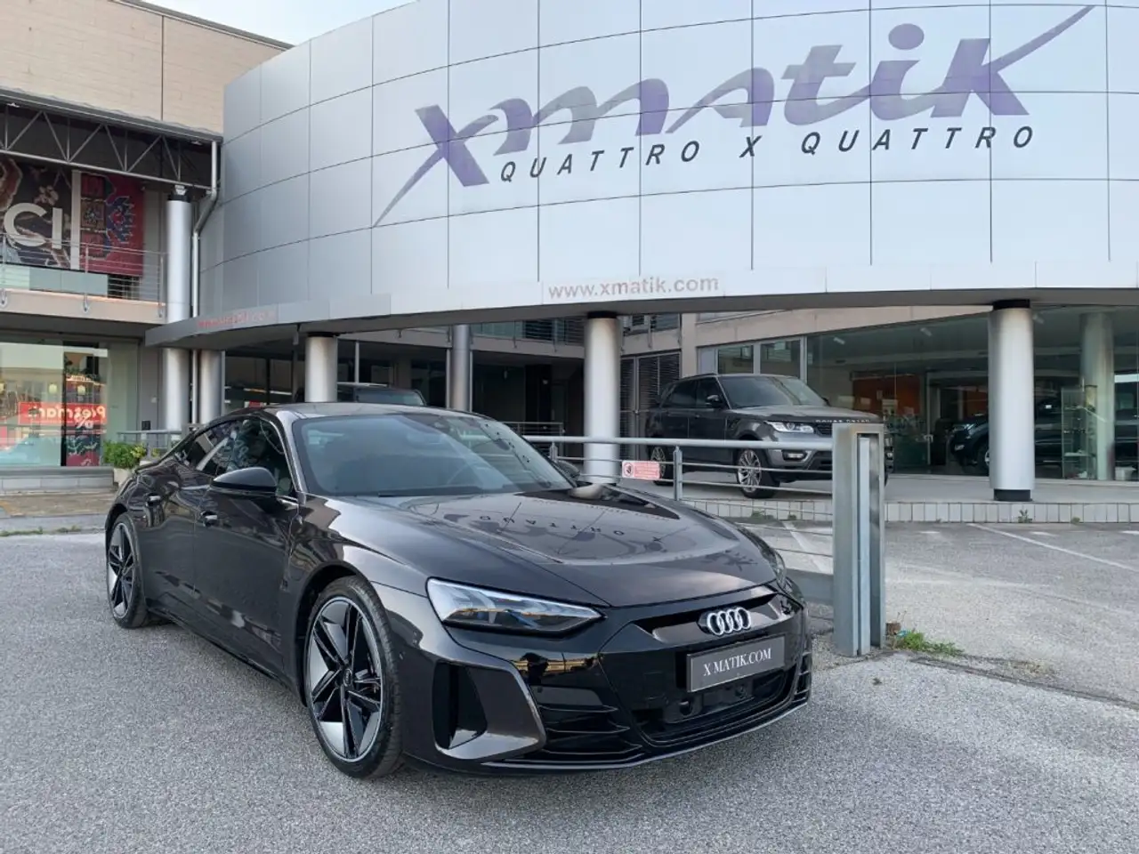 Audi e-tron GT quattro UNICO PROPRIETARIO — photo 1 of 14