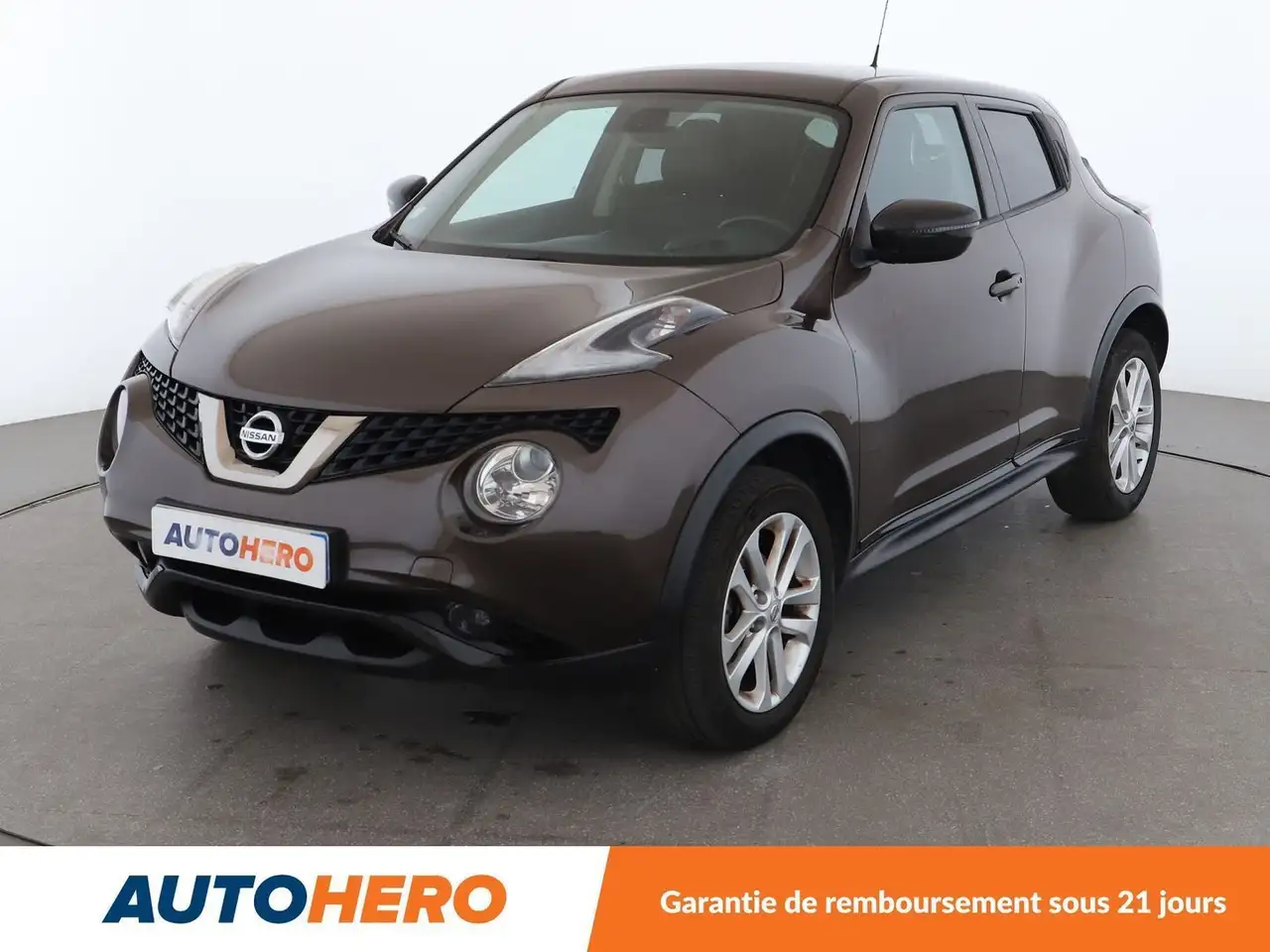 Nissan Juke 1.2 DIG-T — photo 1 of 30