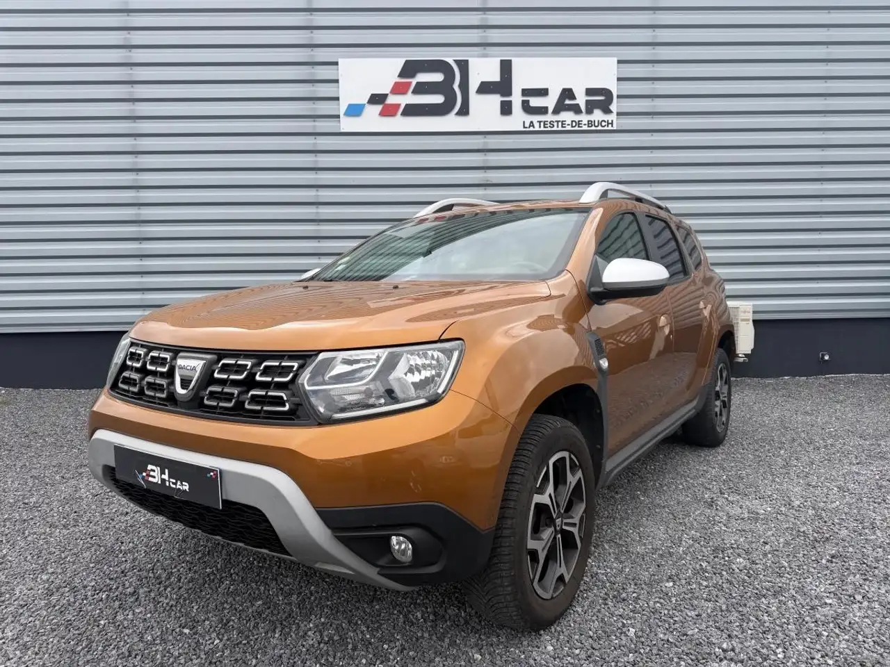 Dacia Duster 1.5 BLUEDCI 115 PRESTIGE 4X2 / CARPLAY / CAMERA DE RECUL — photo 1 of 19