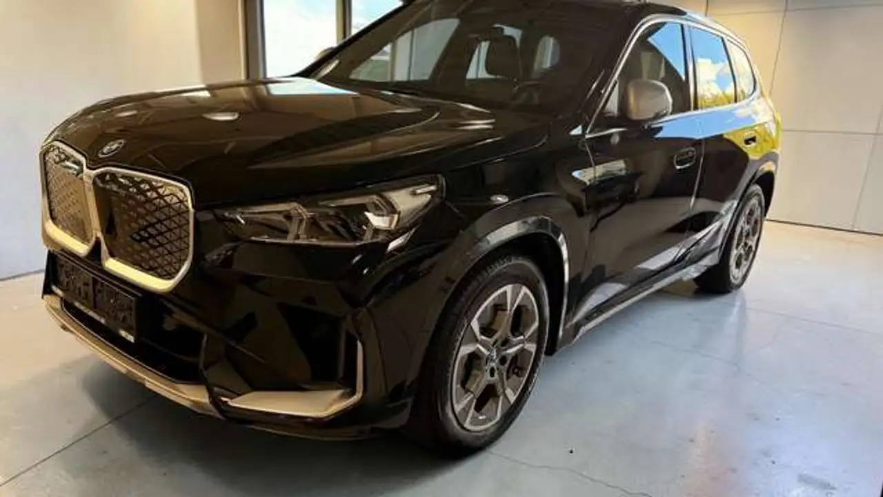 BMW iX1 BMW iX1 eDrive20 Sportieve X-Line & Premium Pack nieuw staat !! — photo 1 of 21