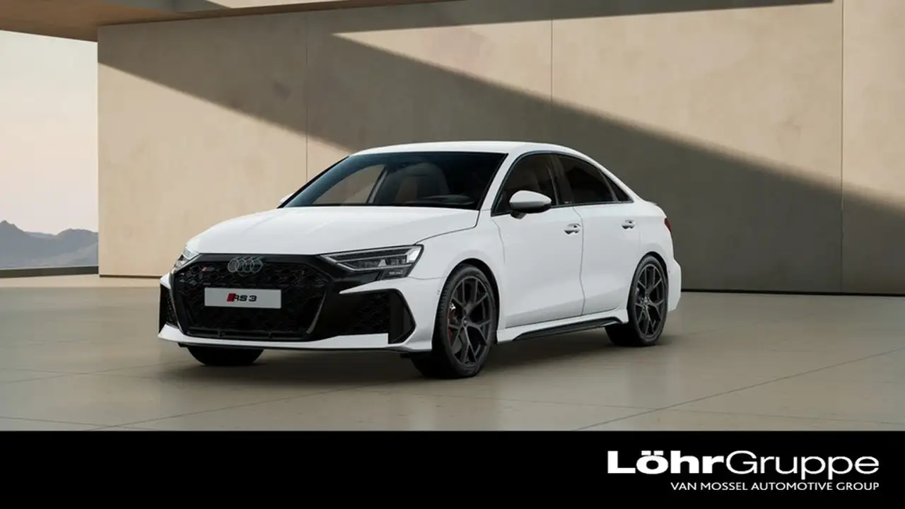 Audi RS3 RS 3 Limousine 294 kW S tronic — photo 1 of 9