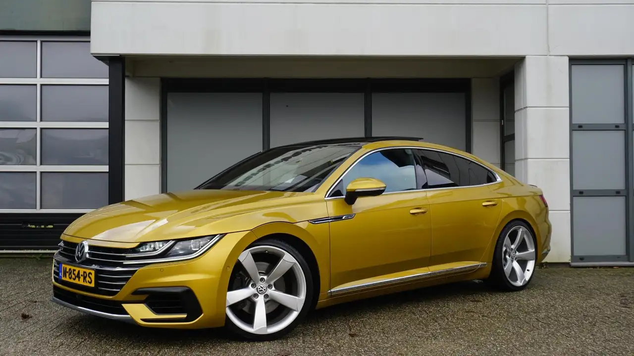 Volkswagen Arteon 2.0 TSI 4M R — photo 1 of 19
