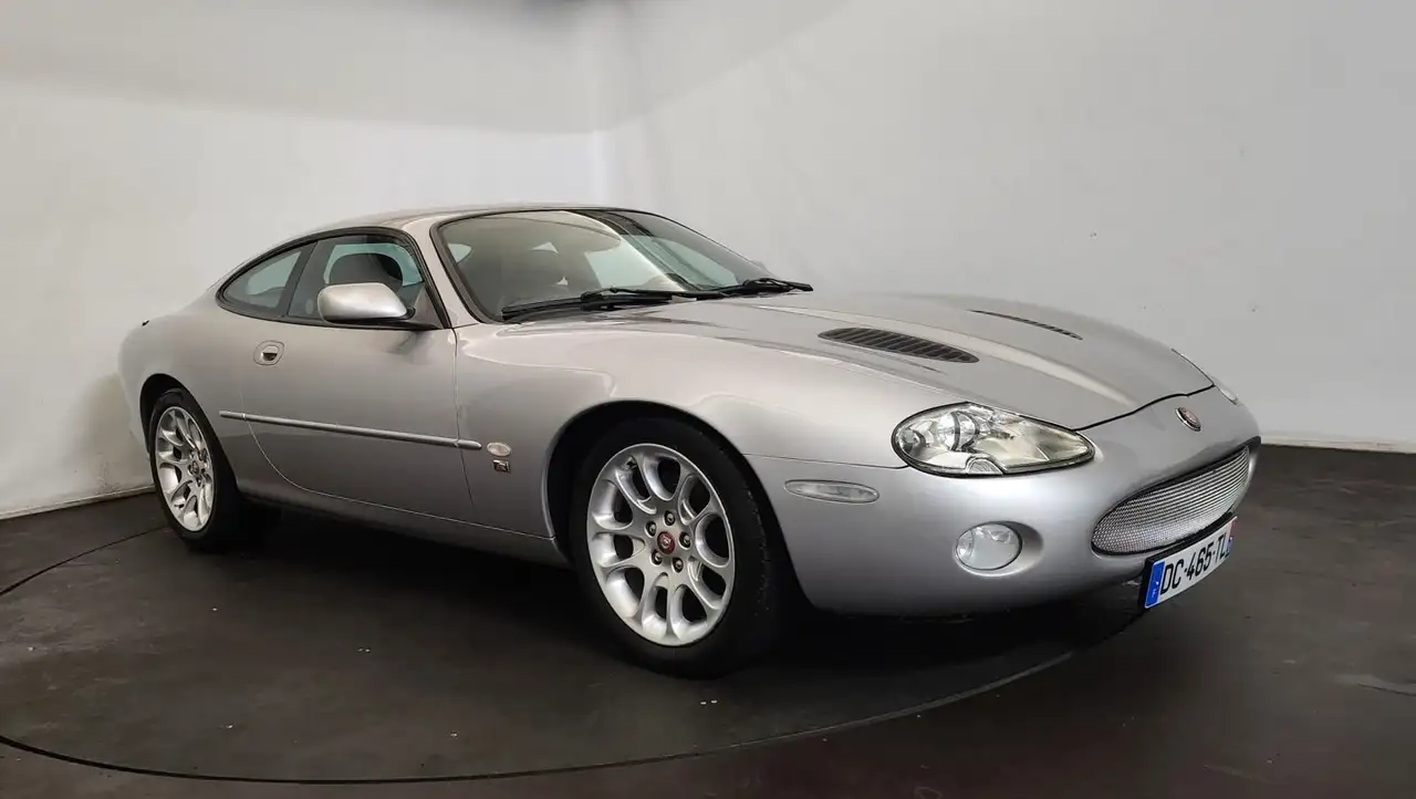Jaguar XKR coupé — photo 1 of 40
