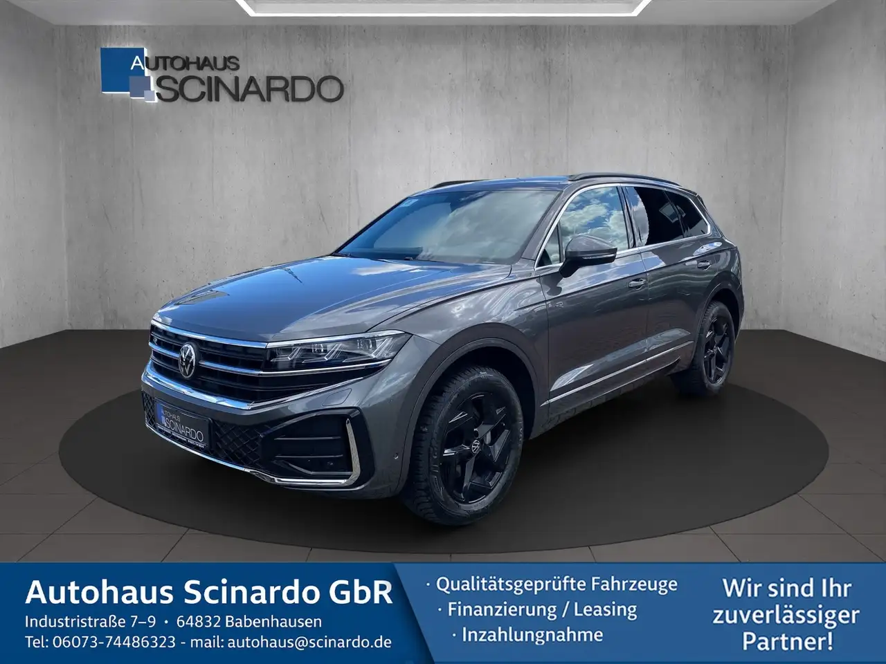 Volkswagen Touareg 3.0TDI V6 4Motion R-Line PANO/NAVI/ACC/ — photo 1 of 39