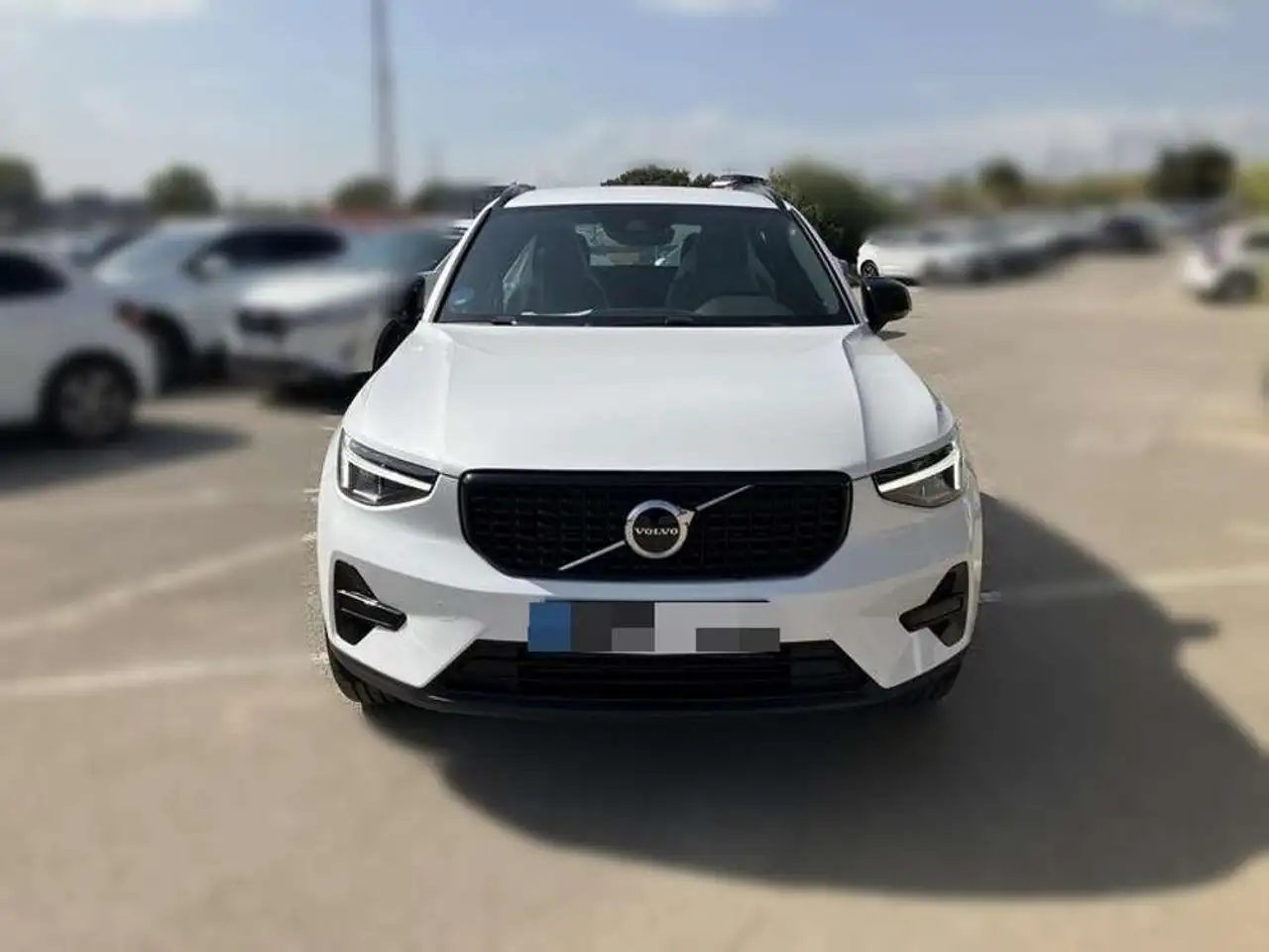 Volvo XC40 1.5 T4 Recharge PHEV Plus Dark Auto — photo 1 of 15
