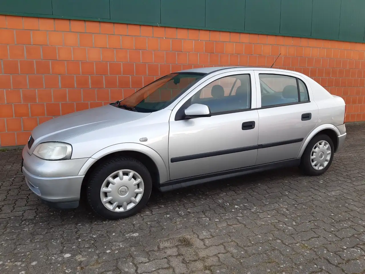 Opel Astra 1.2 - erst 54800 Km. - Top-Zustand — photo 1 of 15
