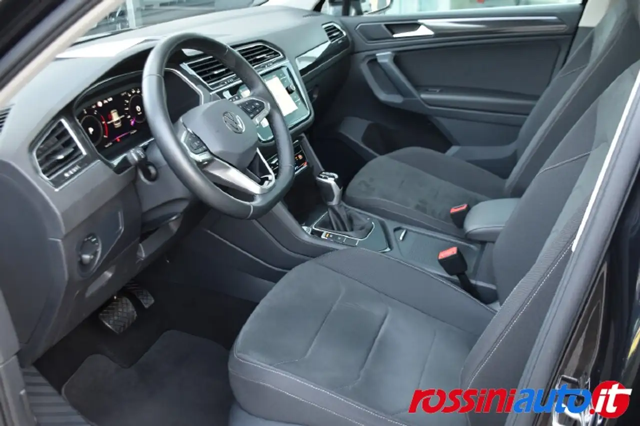 2023 Volkswagen Tiguan 2.0 TDI 150 CV DSG ELEGANCE + TETTO APRIBILE/PANORAMA - MATRIX LED - REARVIEW - PARK ASSIST - NAVI - VIRTUAL COCK, photograph 5