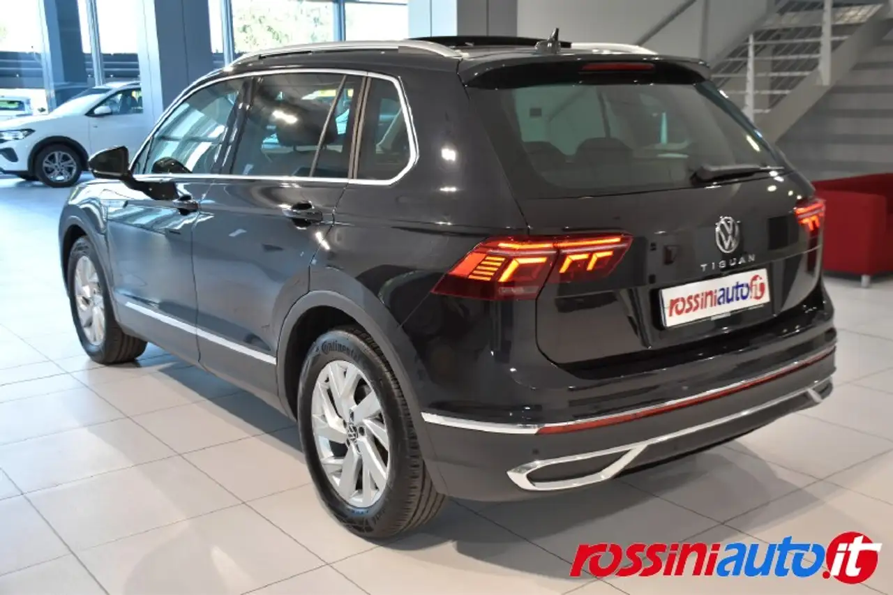 2023 Volkswagen Tiguan 2.0 TDI 150 CV DSG ELEGANCE + TETTO APRIBILE/PANORAMA - MATRIX LED - REARVIEW - PARK ASSIST - NAVI - VIRTUAL COCK, photograph 4
