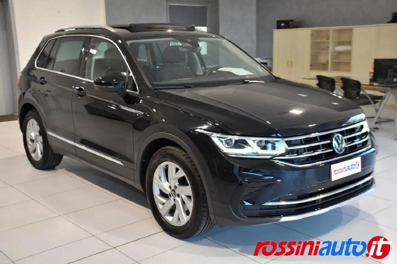 2023 Volkswagen Tiguan 2.0 TDI 150 CV DSG ELEGANCE + TETTO APRIBILE/PANORAMA - MATRIX LED - REARVIEW - PARK ASSIST - NAVI - VIRTUAL COCK, photograph 3