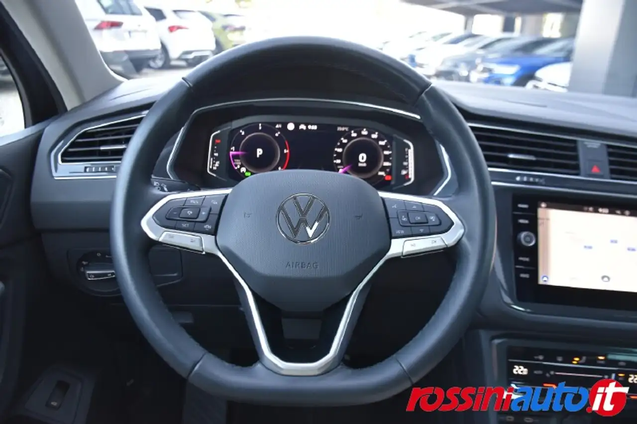2023 Volkswagen Tiguan 2.0 TDI 150 CV DSG ELEGANCE + TETTO APRIBILE/PANORAMA - MATRIX LED - REARVIEW - PARK ASSIST - NAVI - VIRTUAL COCK, photograph 11