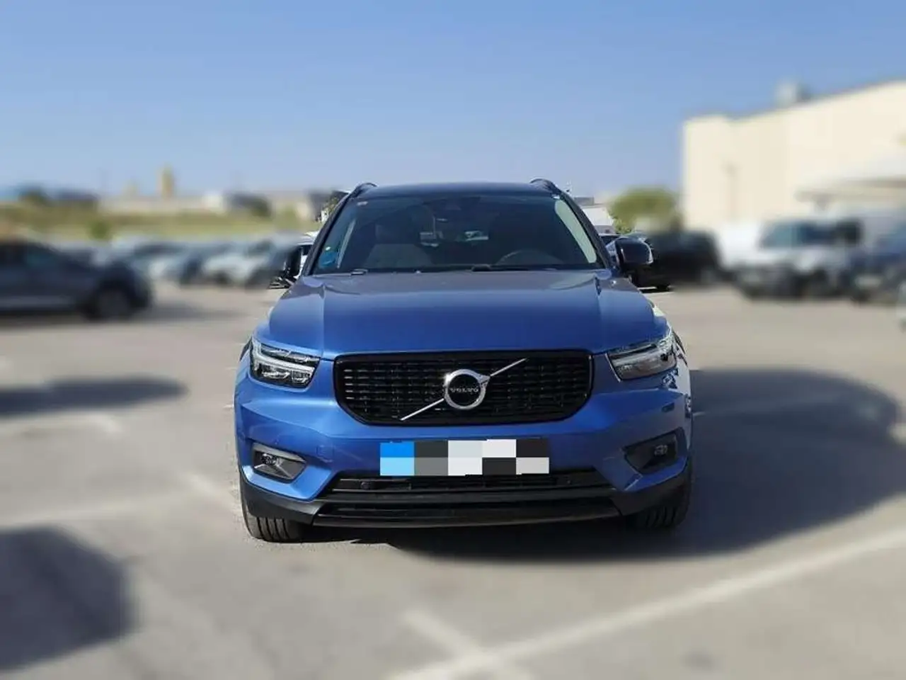 Volvo XC40 1.5 T4 Twin Recharge R-Design Auto — photo 1 of 22
