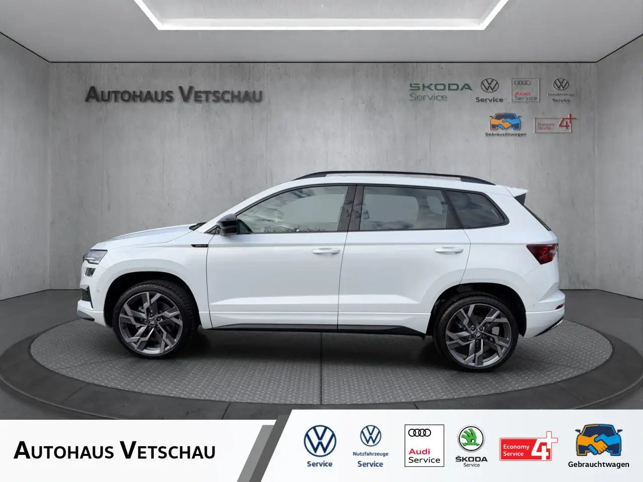 Skoda Karoq Sportline 1.5 TSI ACT DSG/AHK/360/MATRIX LED — photo 1 of 15