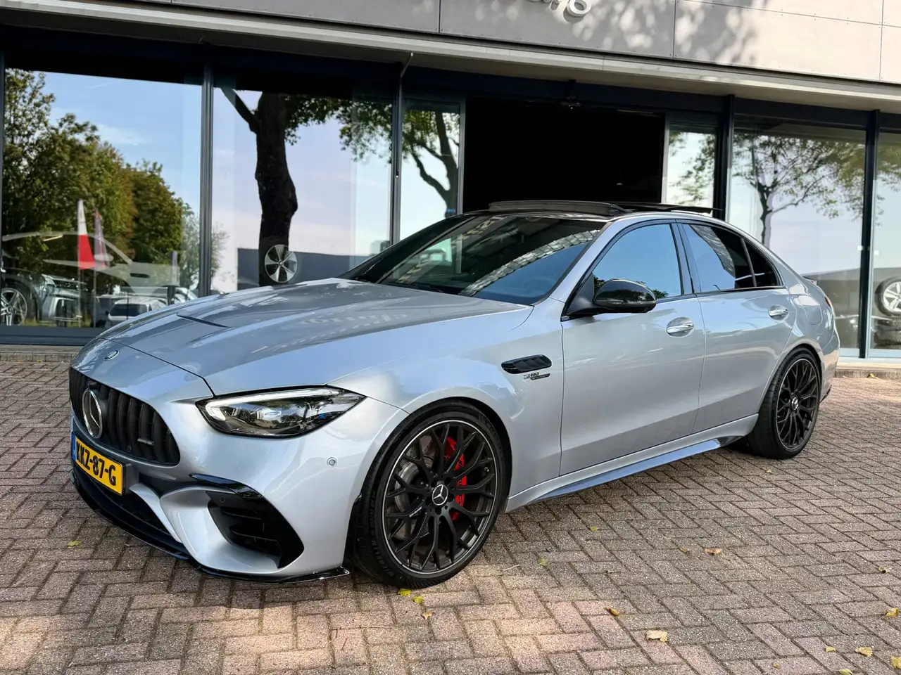 Mercedes-Benz C 63 AMG S E Performance|Schaalstoelen|Carbon|Pano|Nieuwsta — photo 1 of 36